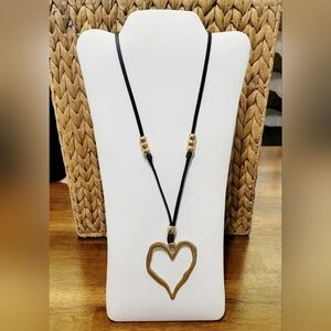 Gold Heart Pendant Necklace On Leather New